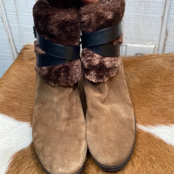 Marc Fisher winter women’s boots size 11 check them out very nice thanks 🙏 - Picture 2 of 9